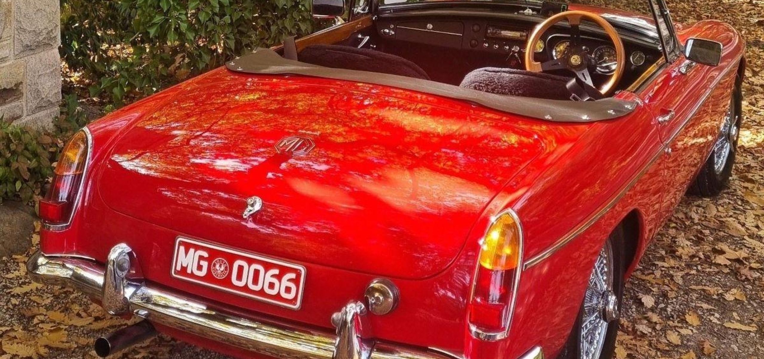 MG Red car