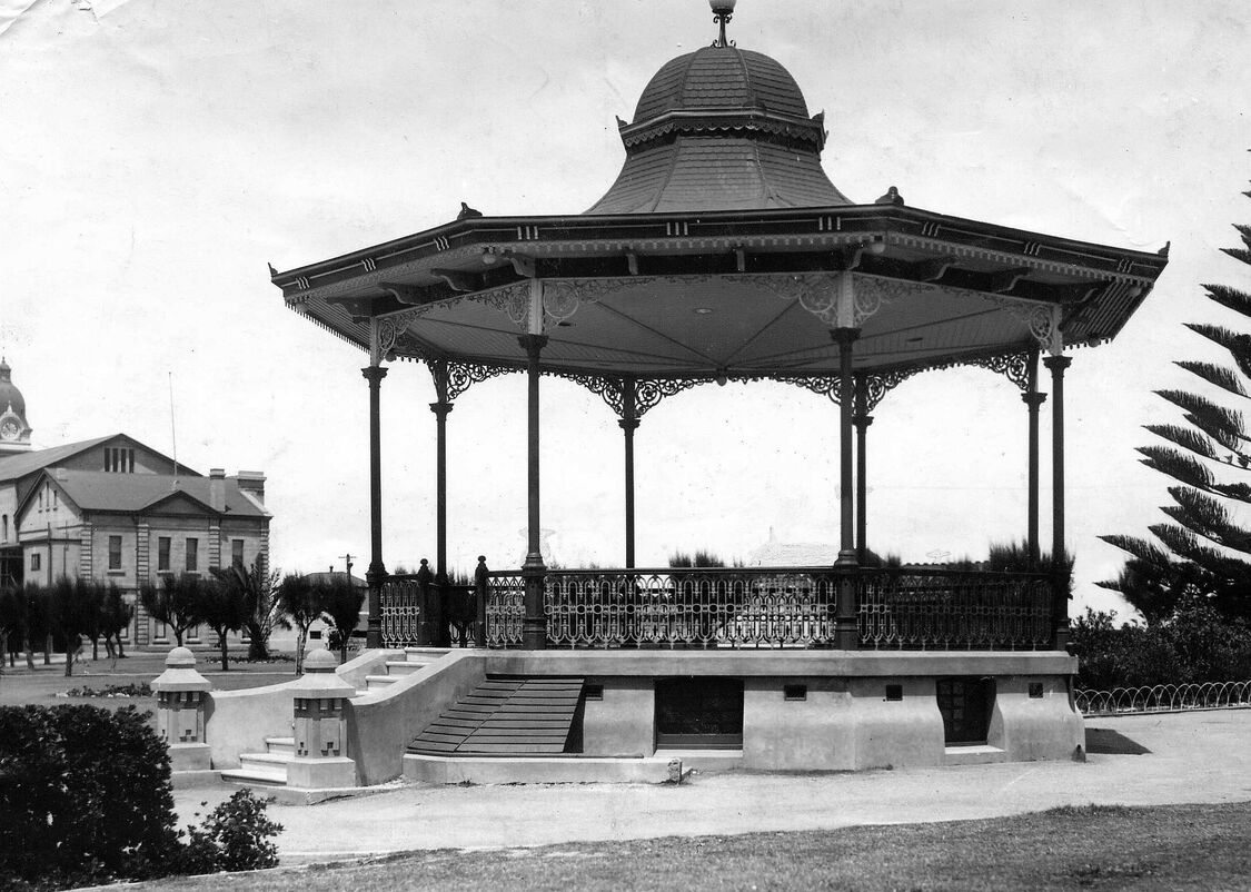 Historic photo of Glenelg rotunda