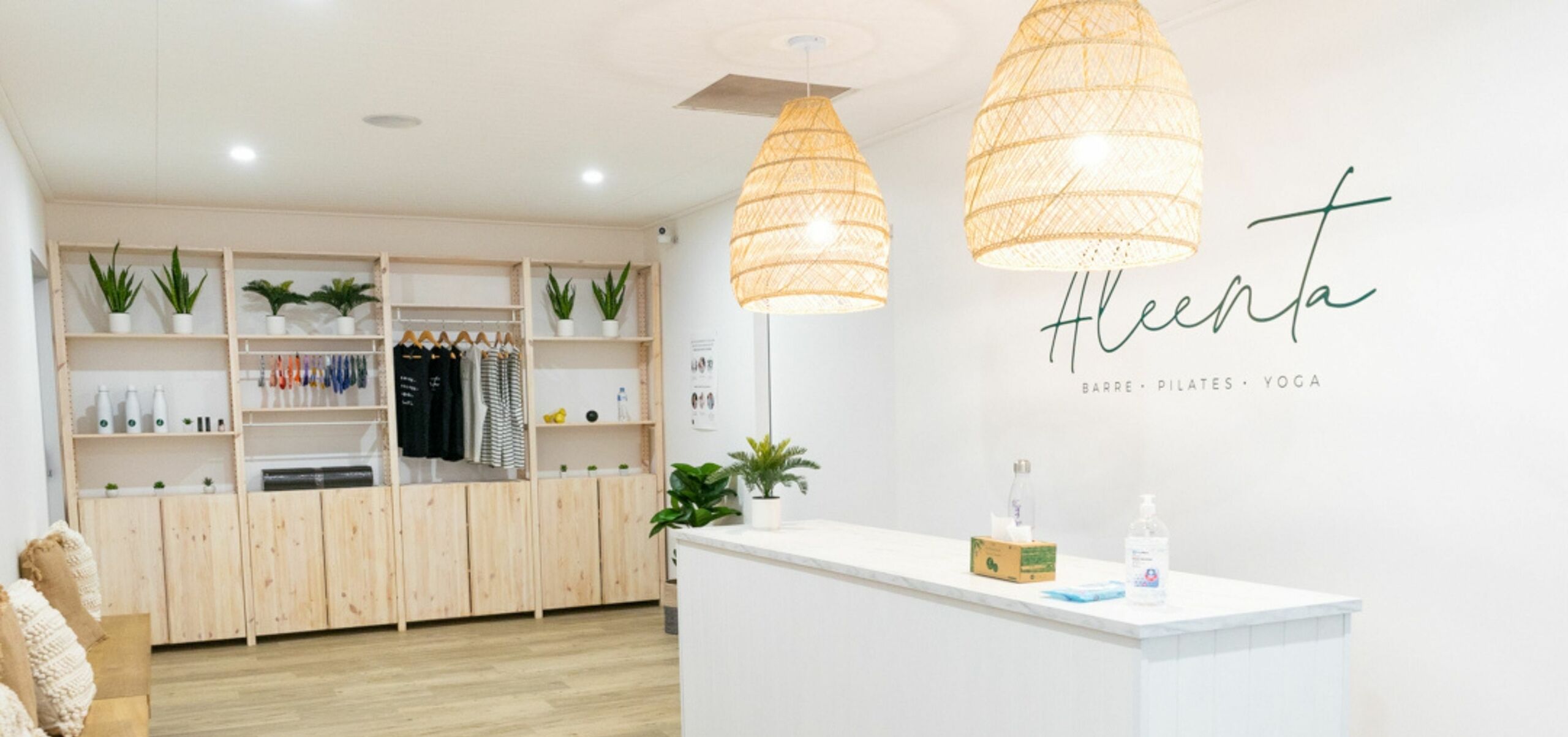 Aleenta Club Reception desk