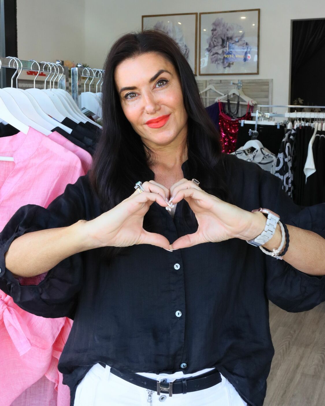 Sophia from Adelaide Instyle making a heart with her hands